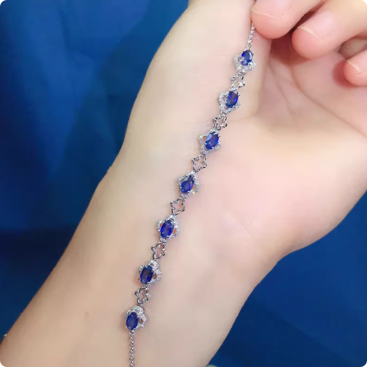 蓝宝石手链18K金镶嵌皇家蓝白金色四叶草钻石围镶款斯里兰卡手饰