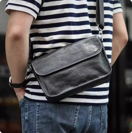 简约通勤男士真皮单肩斜挎包植鞣牛皮随身小包横款方形邮差包潮牌